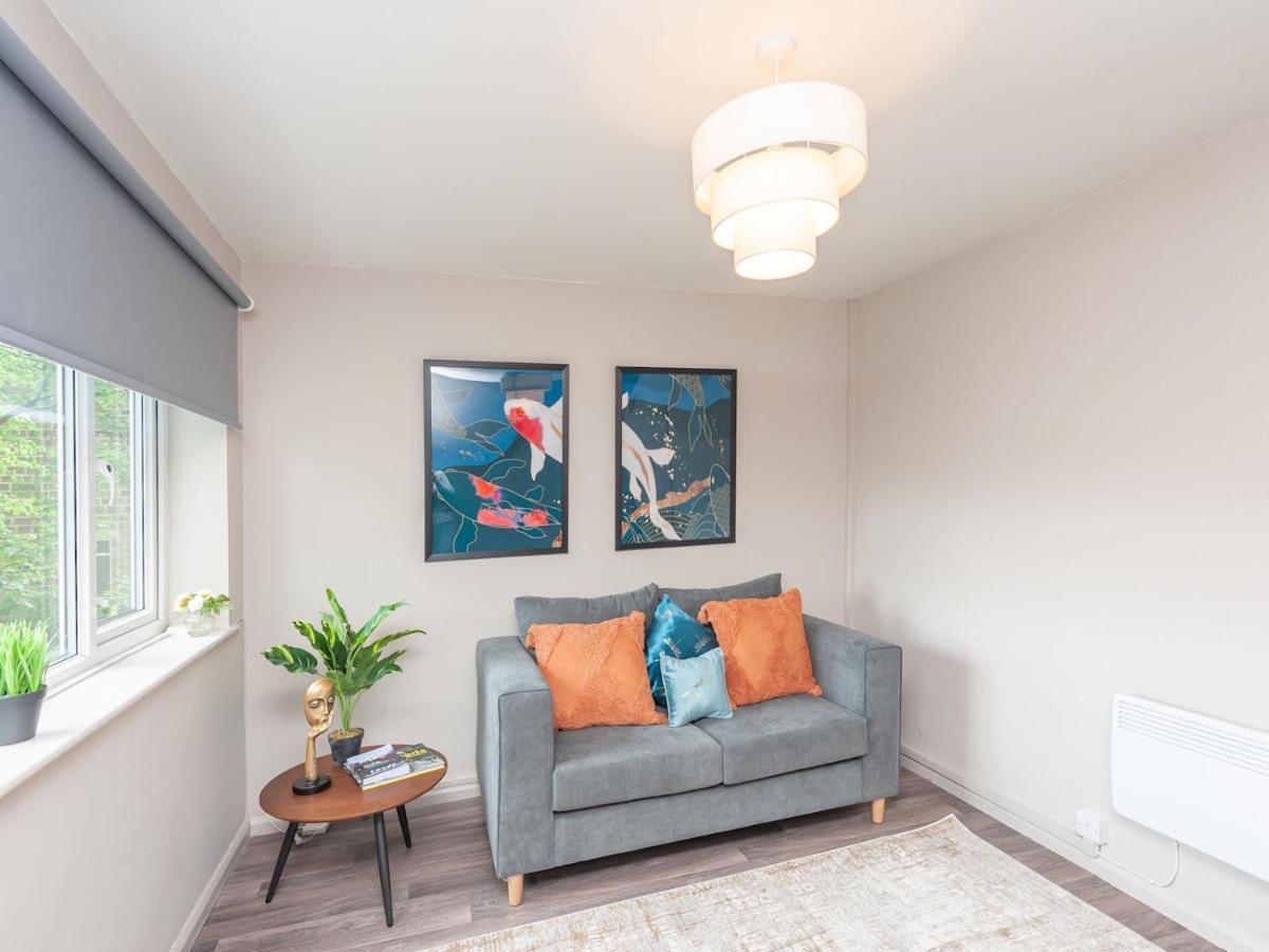 Ferienwohnung Pass The Keys Couples Haven On The Banks Of The River Aire Leeds  Exterior foto